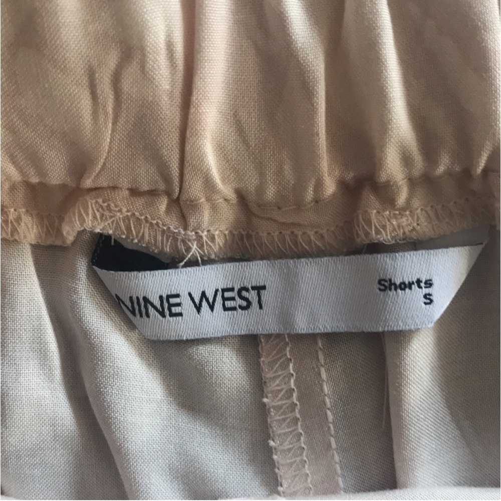 NWT Nine West Women’s Mid-Rise Pull On Soft Lightweight Shorts (Zebra Print) - Picture 6 of 8